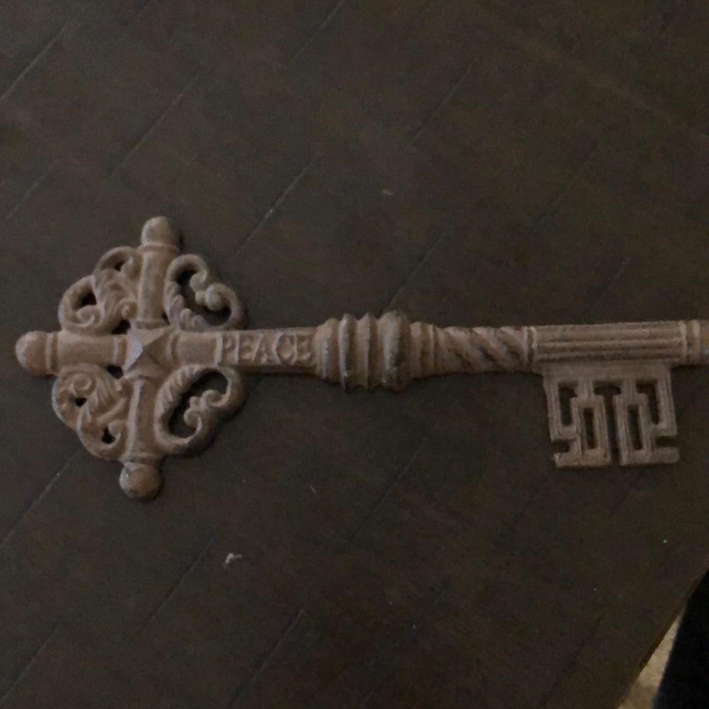Metal Key Accent